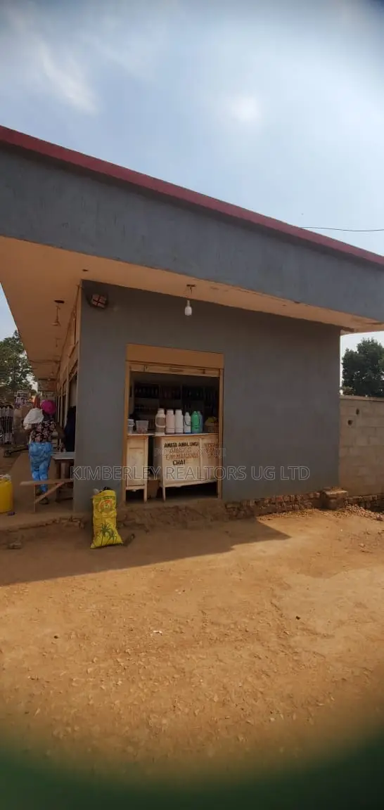 4 Shops 3 Single Rooms – Nakulabye in Rubaga