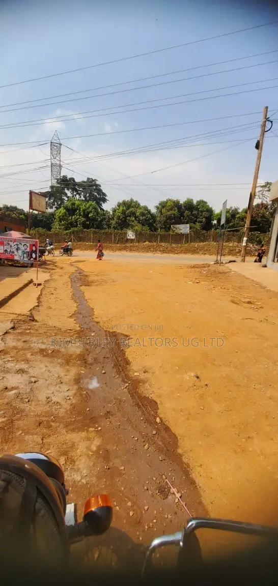 4 Shops 3 Single Rooms – Nakulabye in Rubaga
