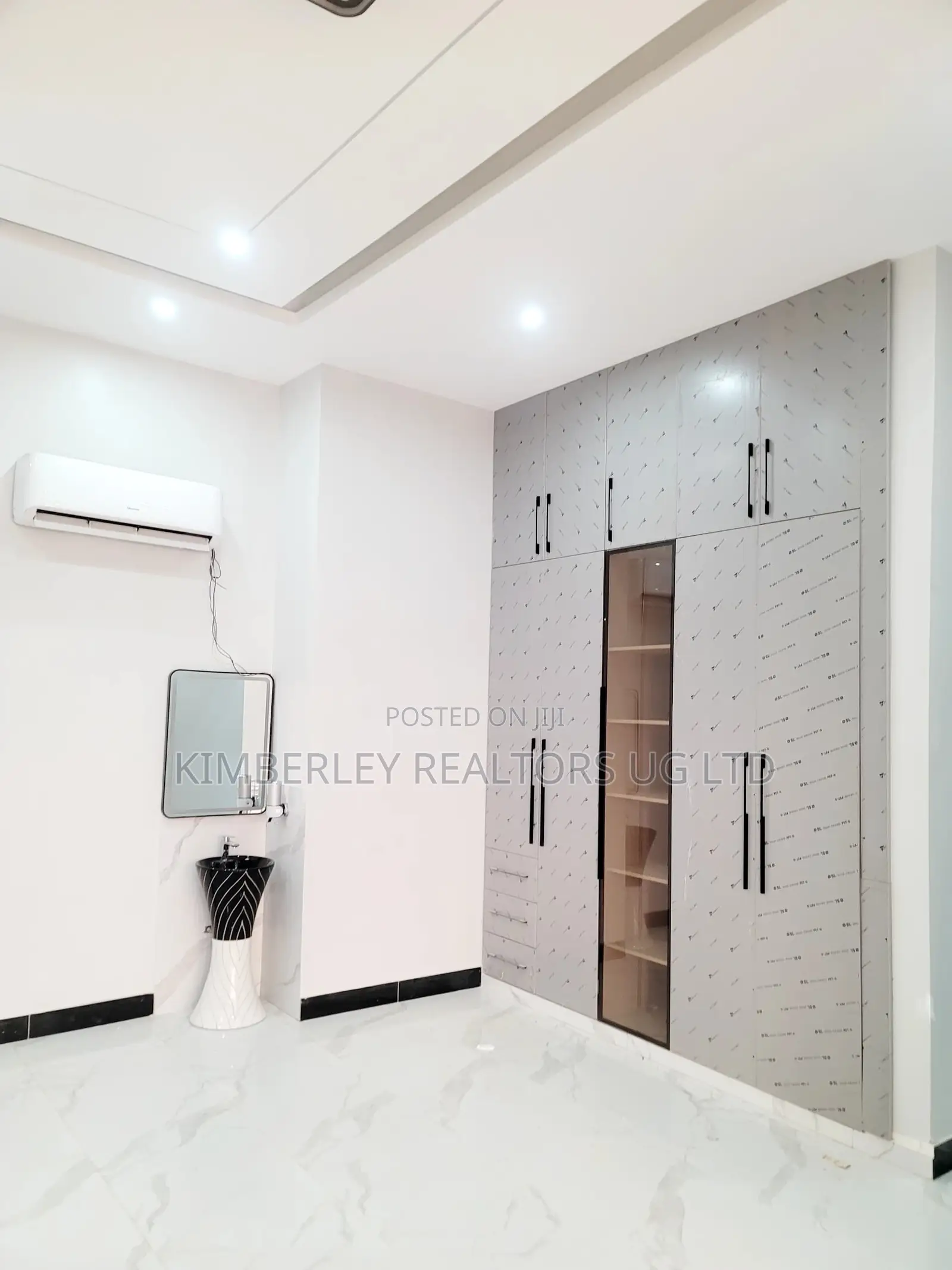 6bdrm Mansion in Akright Estate, Division A for sale in Division A