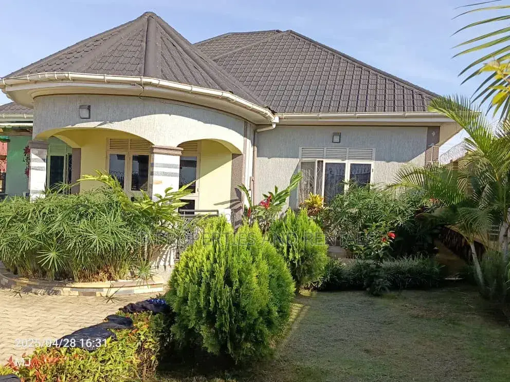 Furnished 4bdrm House in Home House On Sale, Wakiso / Wakiso for sale in Wakiso / Wakiso