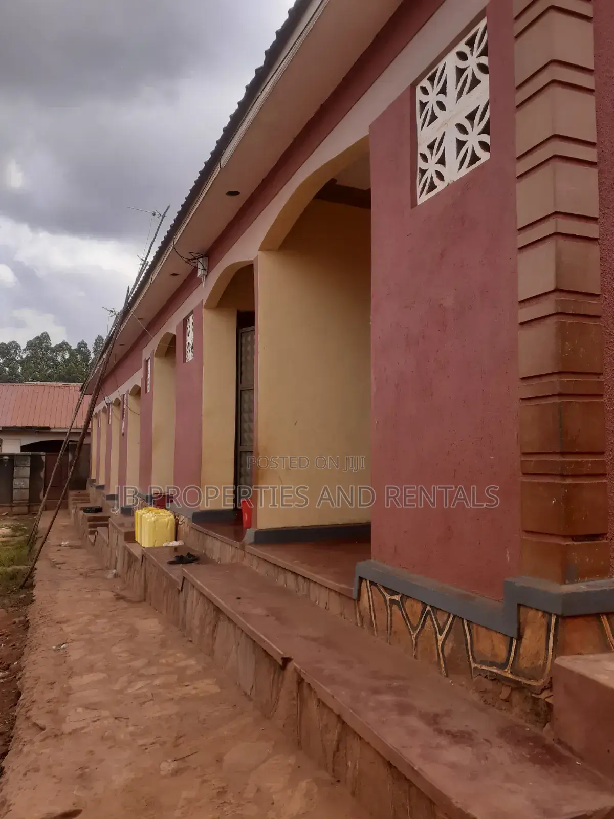 1bdrm House in 7 Units Single Rooms for sale in Bulenga