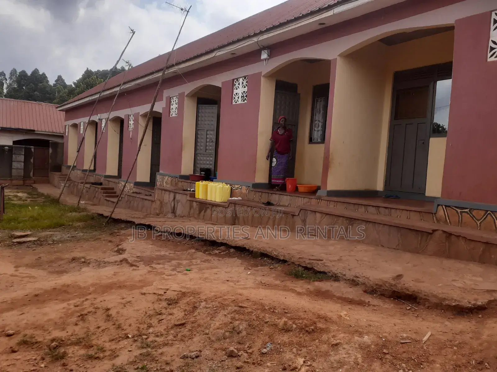 1bdrm House in 7 Units Single Rooms for sale in Bulenga