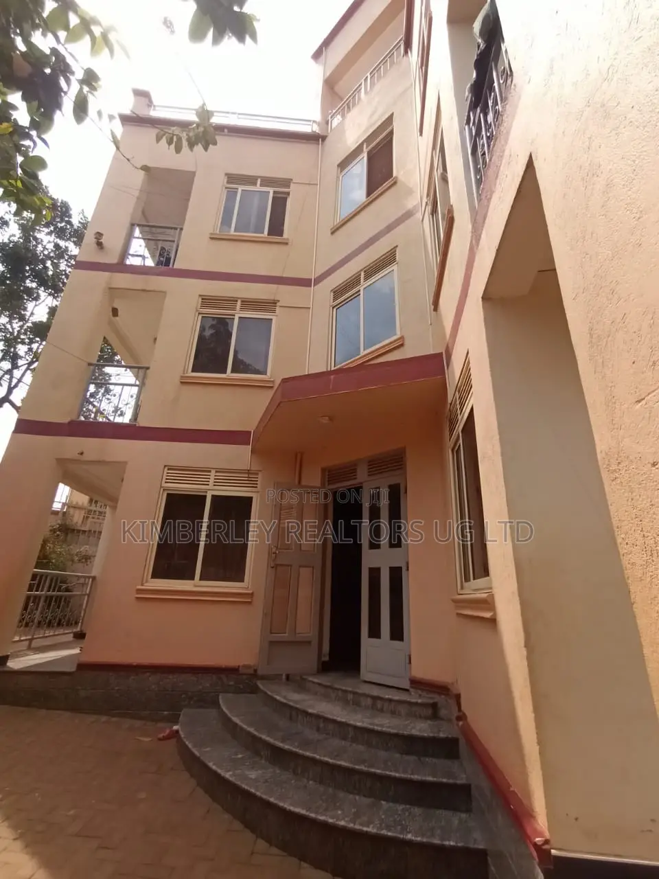8bdrm Apartment in Kira for sale in Kira