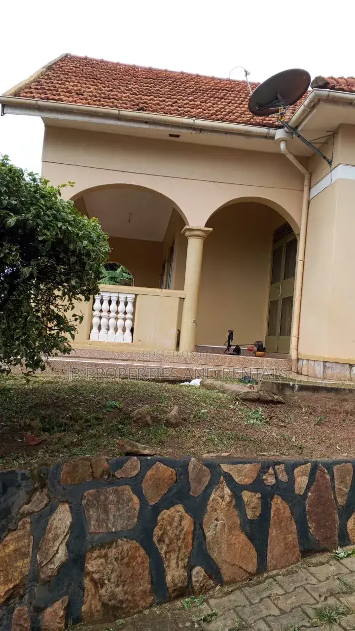 Furnished 4bdrm House in Home House For Sale, Rubaga for sale in Rubaga