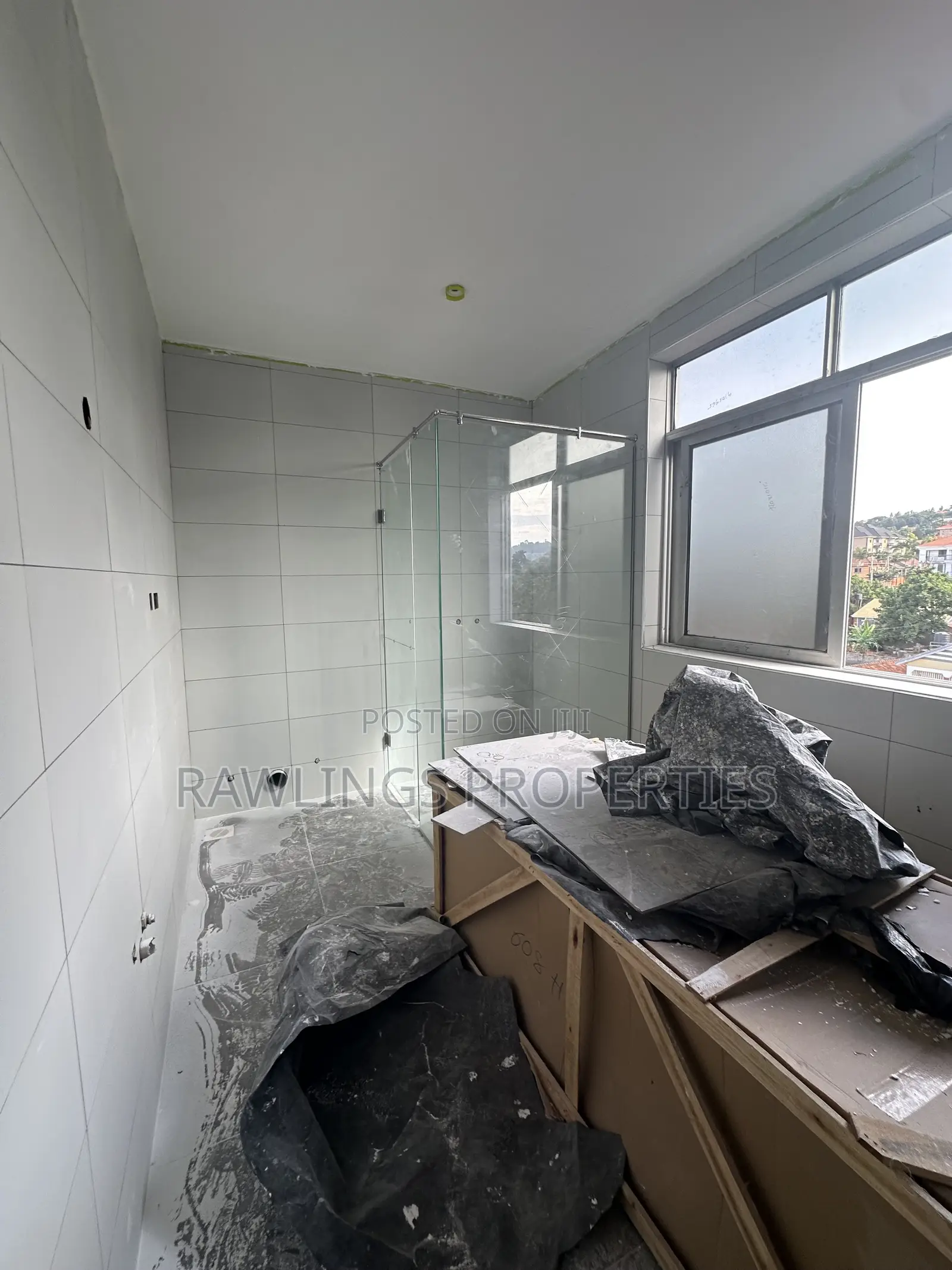 3bdrm Penthouse in Buziga, Makindye for rent in Makindye