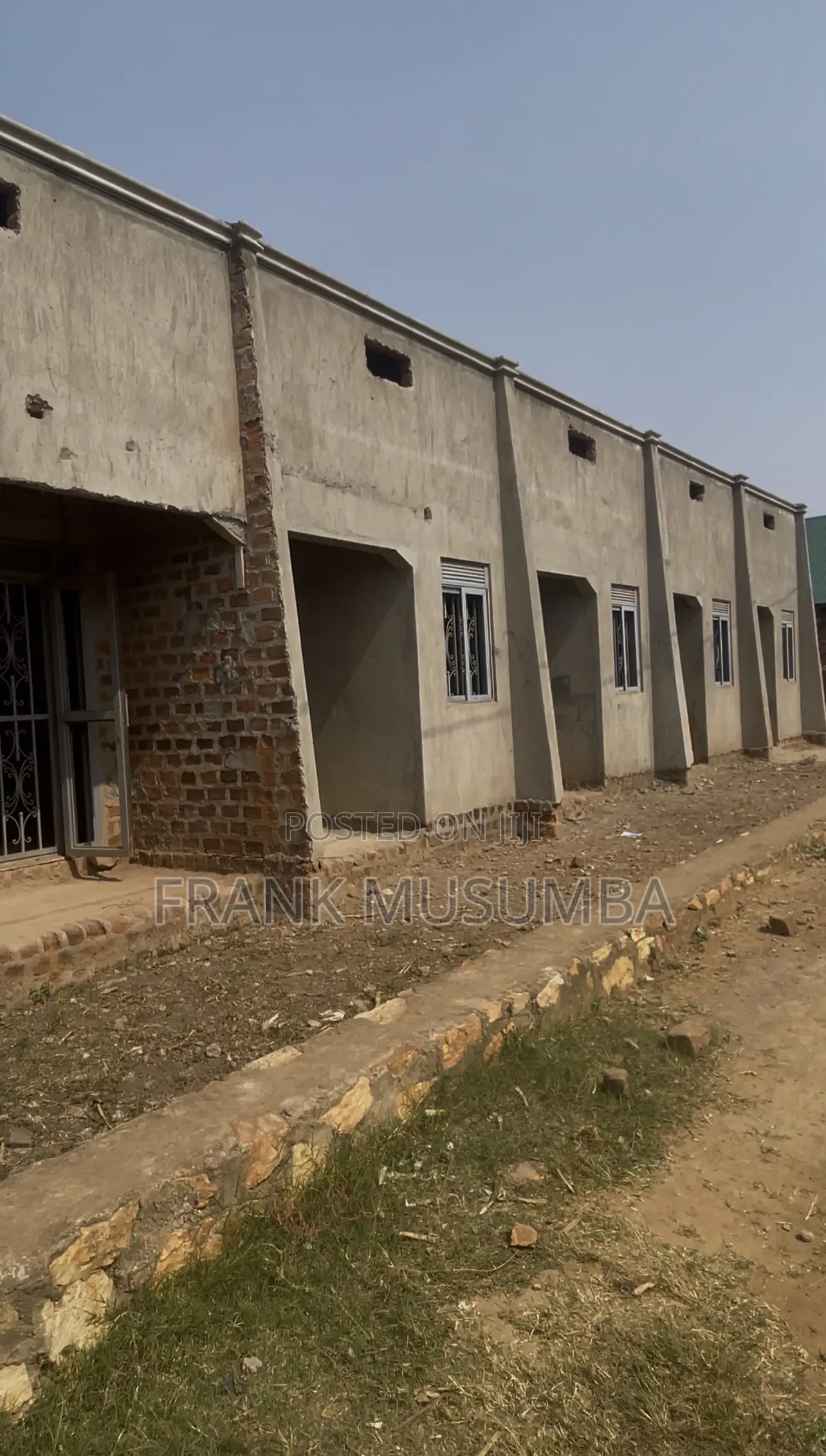 5 Double Rentals for Sale in Busukuma