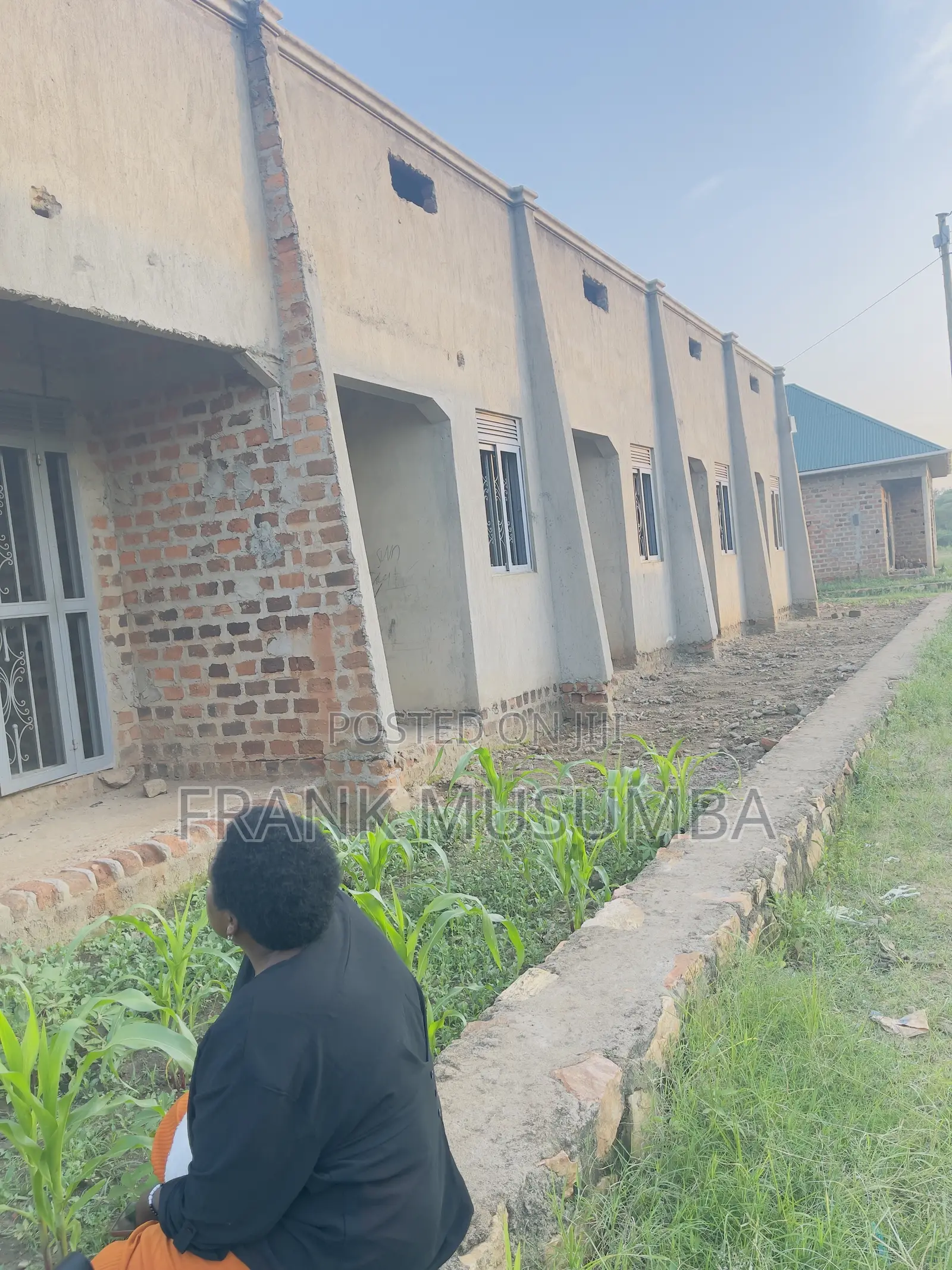 5 Double Rentals for Sale in Busukuma