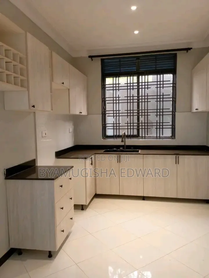 3bdrm House in Standalone Kisaasi, Central Division for rent in Central Division