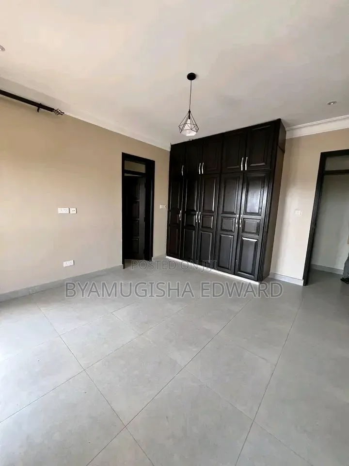 2bdrm House in Kisaasi, Central Division for rent in Central Division