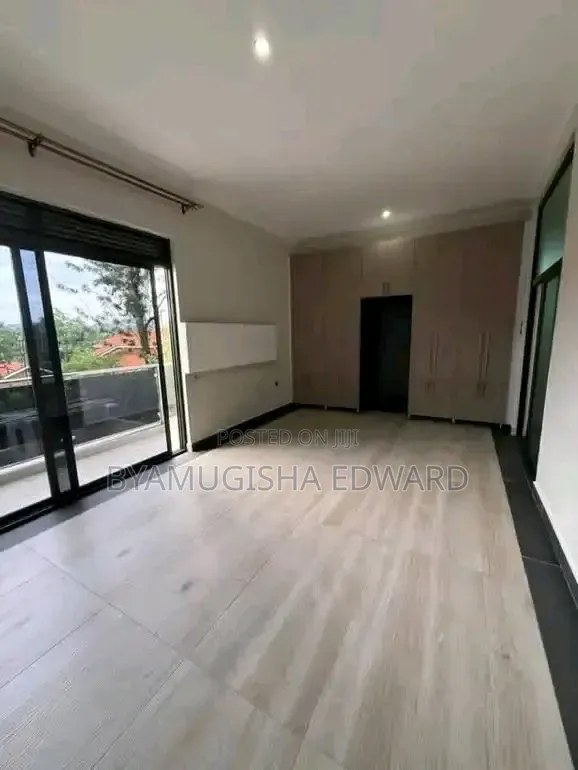 2bdrm House in Kisaasi, Central Division for rent in Central Division