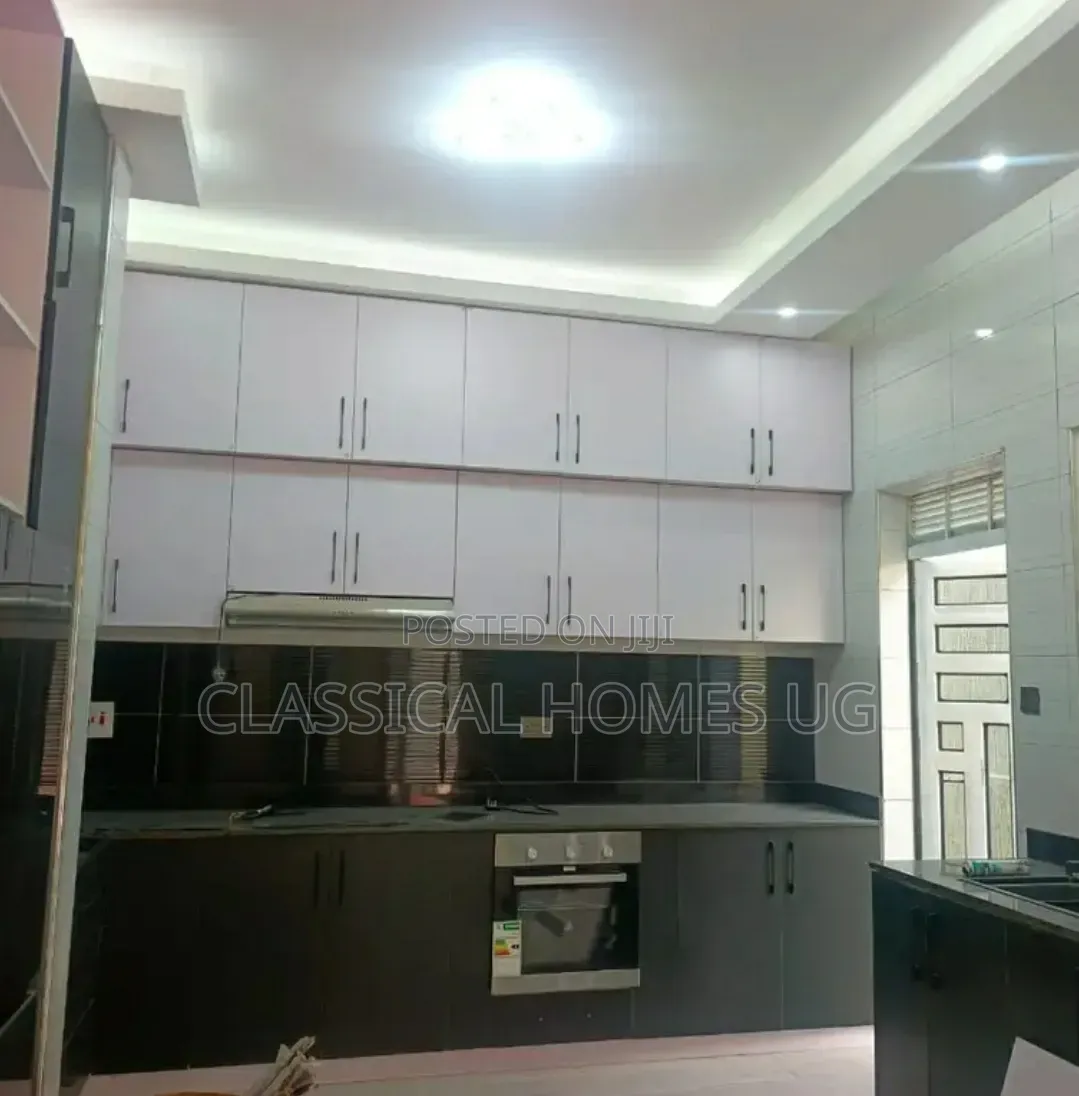 3bdrm Bungalow in Muyenga, Central Division for rent in Central Division