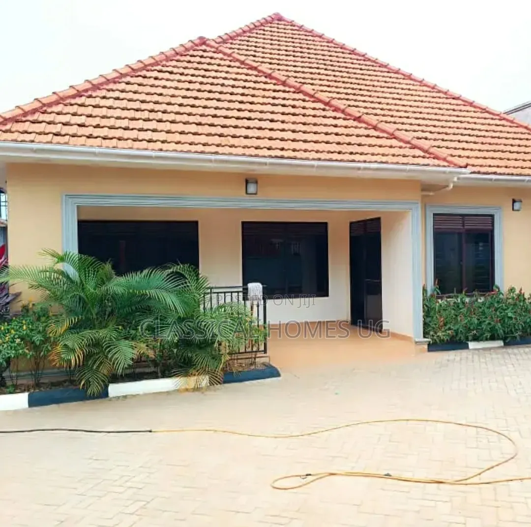 3bdrm Bungalow in Muyenga, Central Division for rent in Central Division