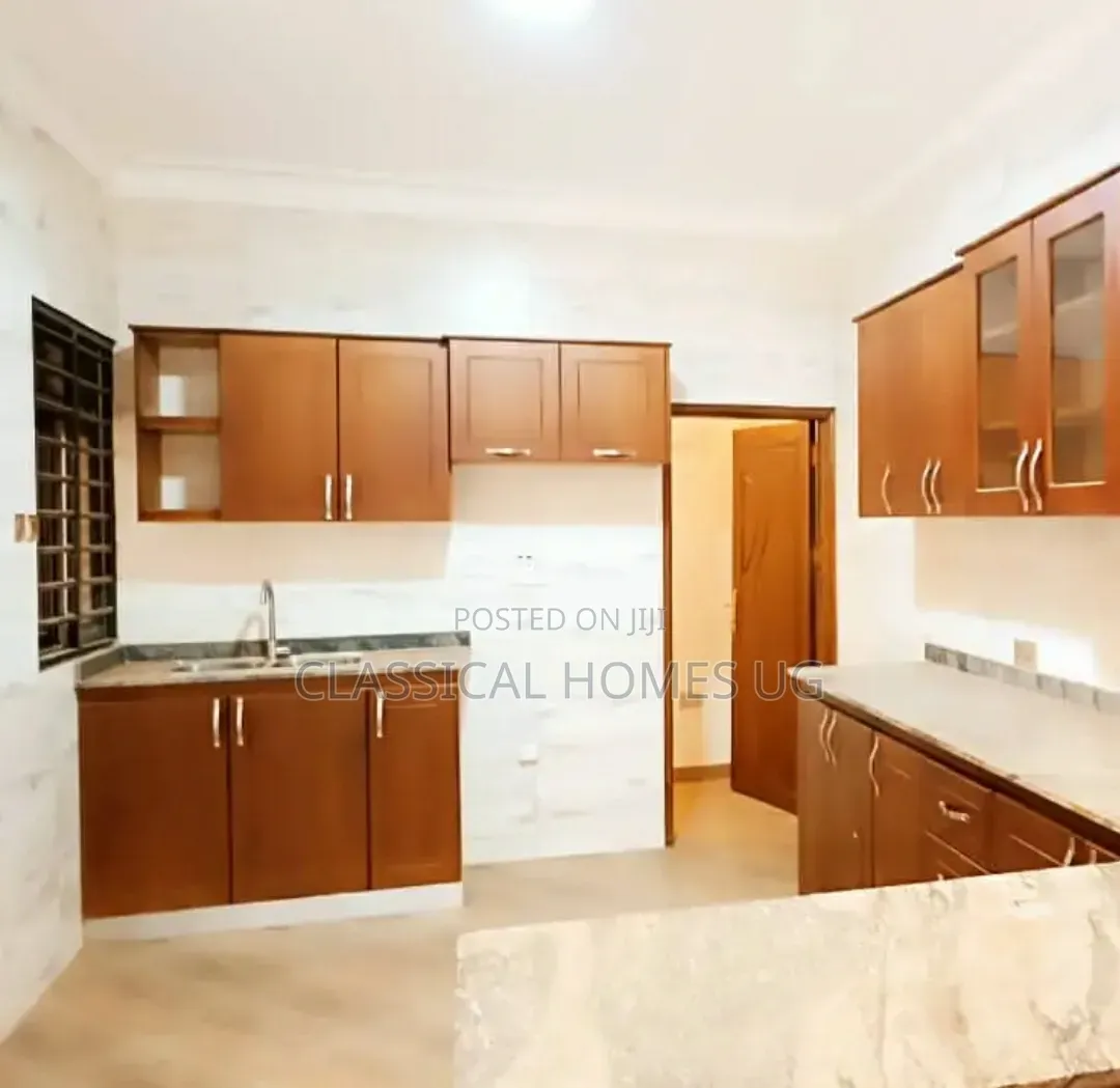 3bdrm Bungalow in Muyenga, Central Division for rent in Central Division