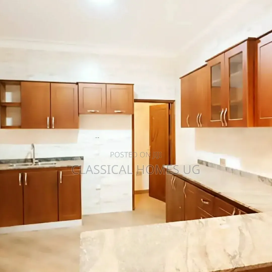 3bdrm Bungalow in Muyenga, Central Division for rent in Central Division