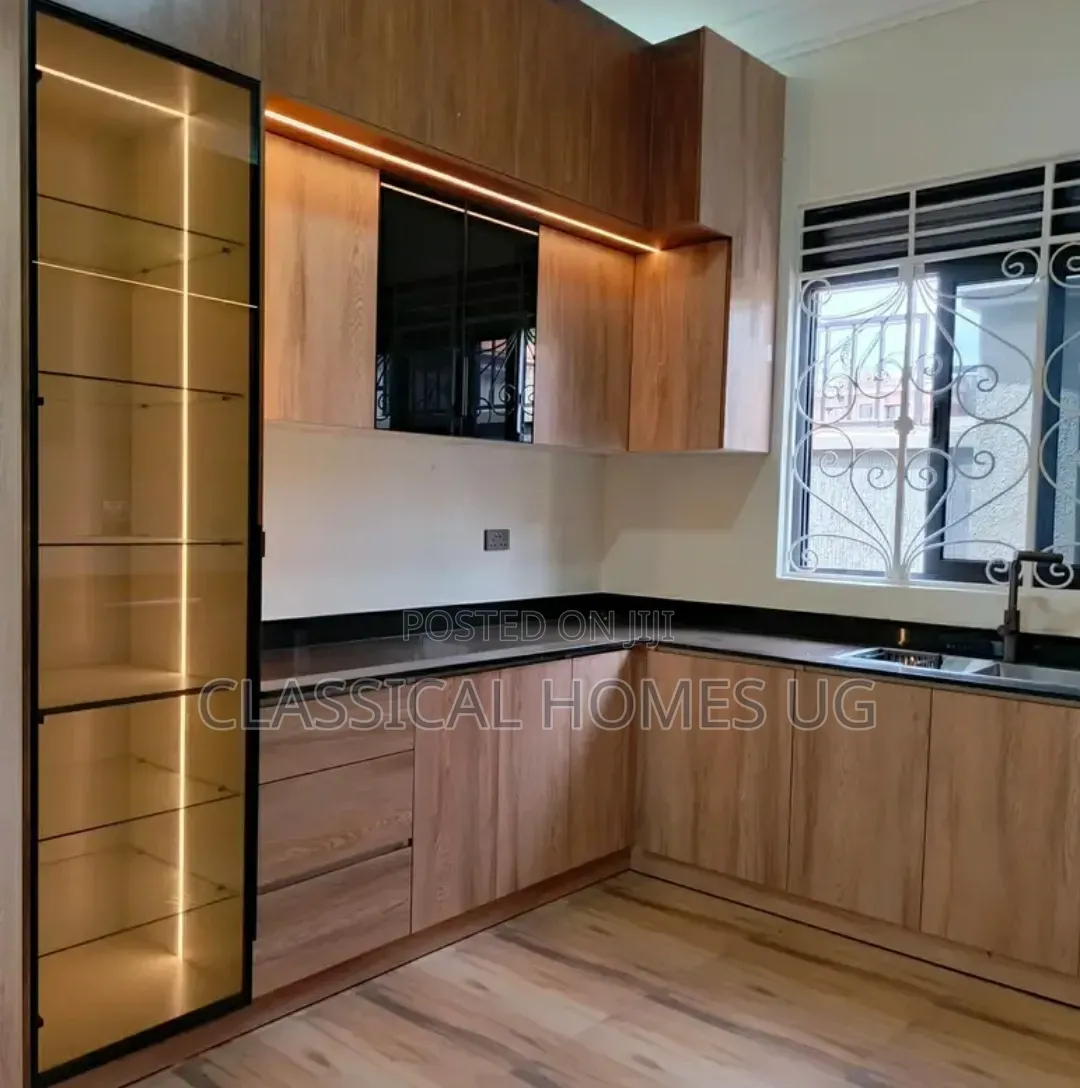 4bdrm Bungalow in Akright Bwebajja, Central Division for rent in Central Division