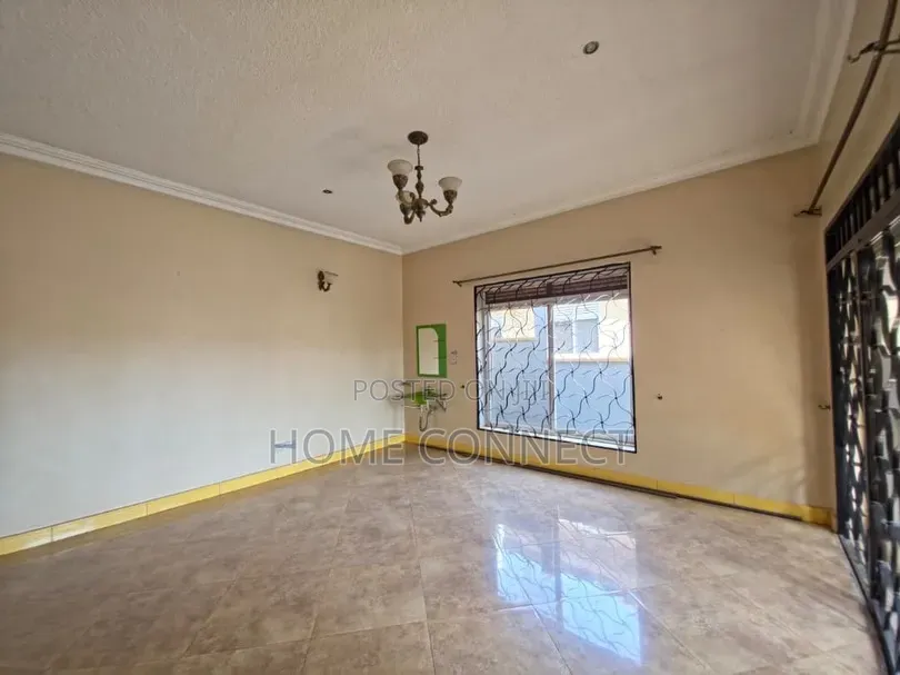 5bdrm Bungalow in Bugoloobi Luthuli, Central Division for rent in Central Division