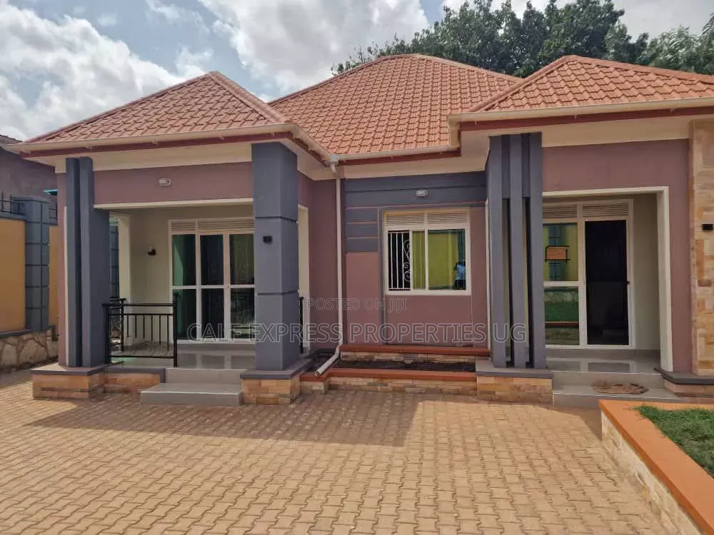 2bdrm House in Munyonyo Estate, Central Division for rent in Central Division