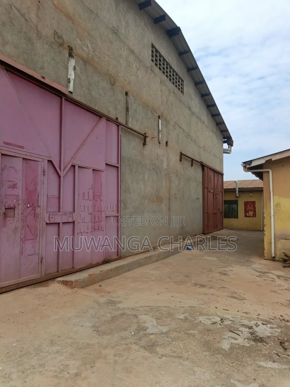Werehouse for Rent in Gayaza Road in Kawempe
