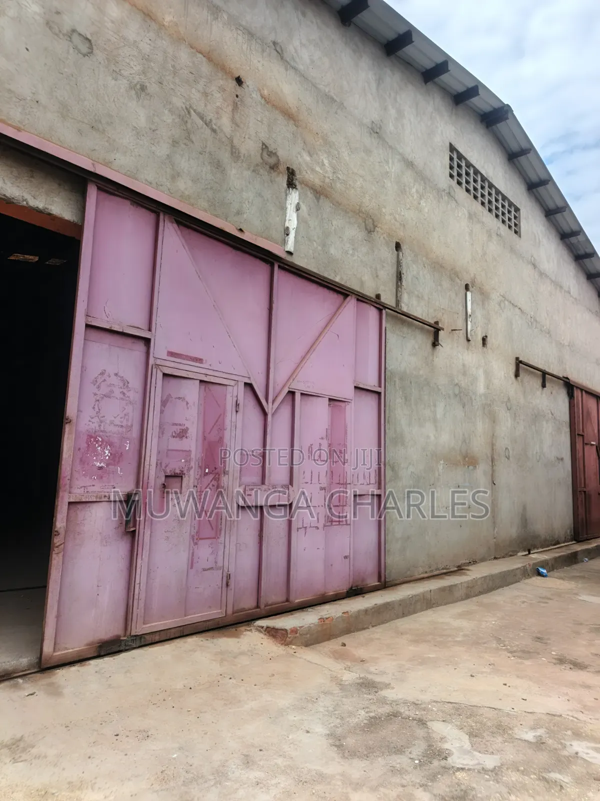 Werehouse for Rent in Gayaza Road in Kawempe