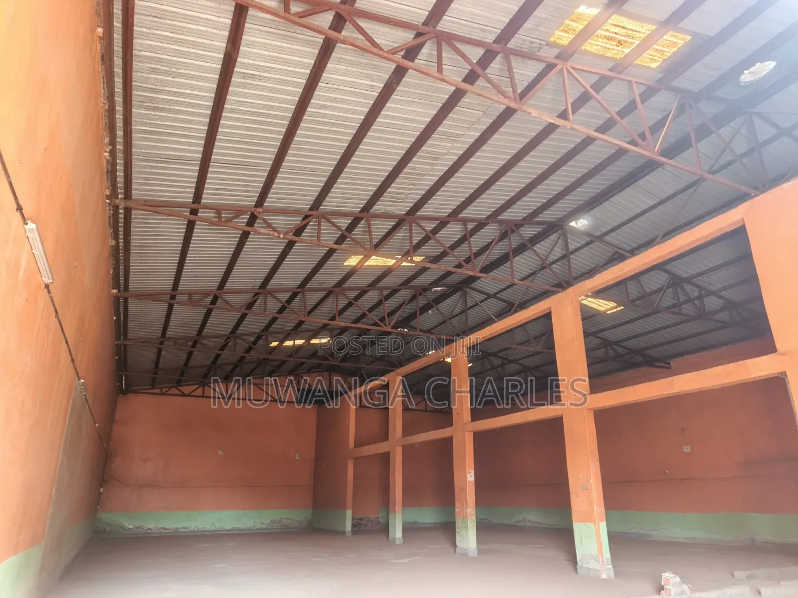 Werehouse for Rent in Gayaza Road in Kawempe