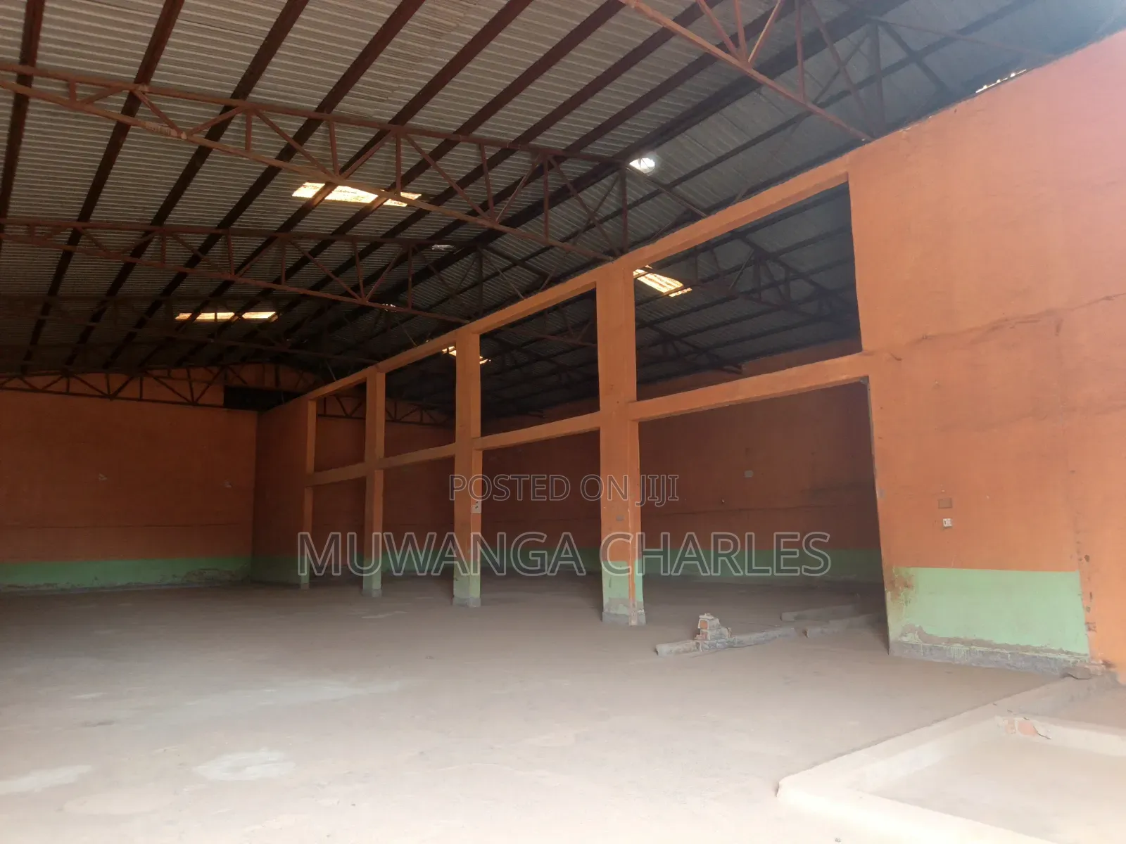 Werehouse for Rent in Gayaza Road in Kawempe