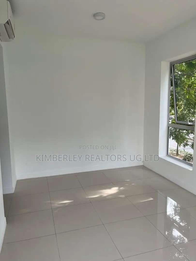 16bdrm Apartment in Central Division for sale in Central Division