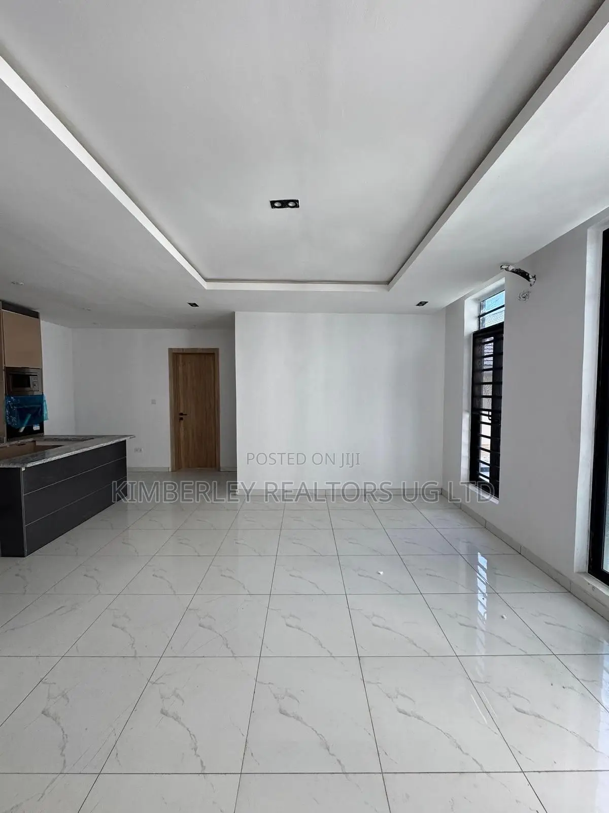 16bdrm Apartment in Central Division for sale in Central Division