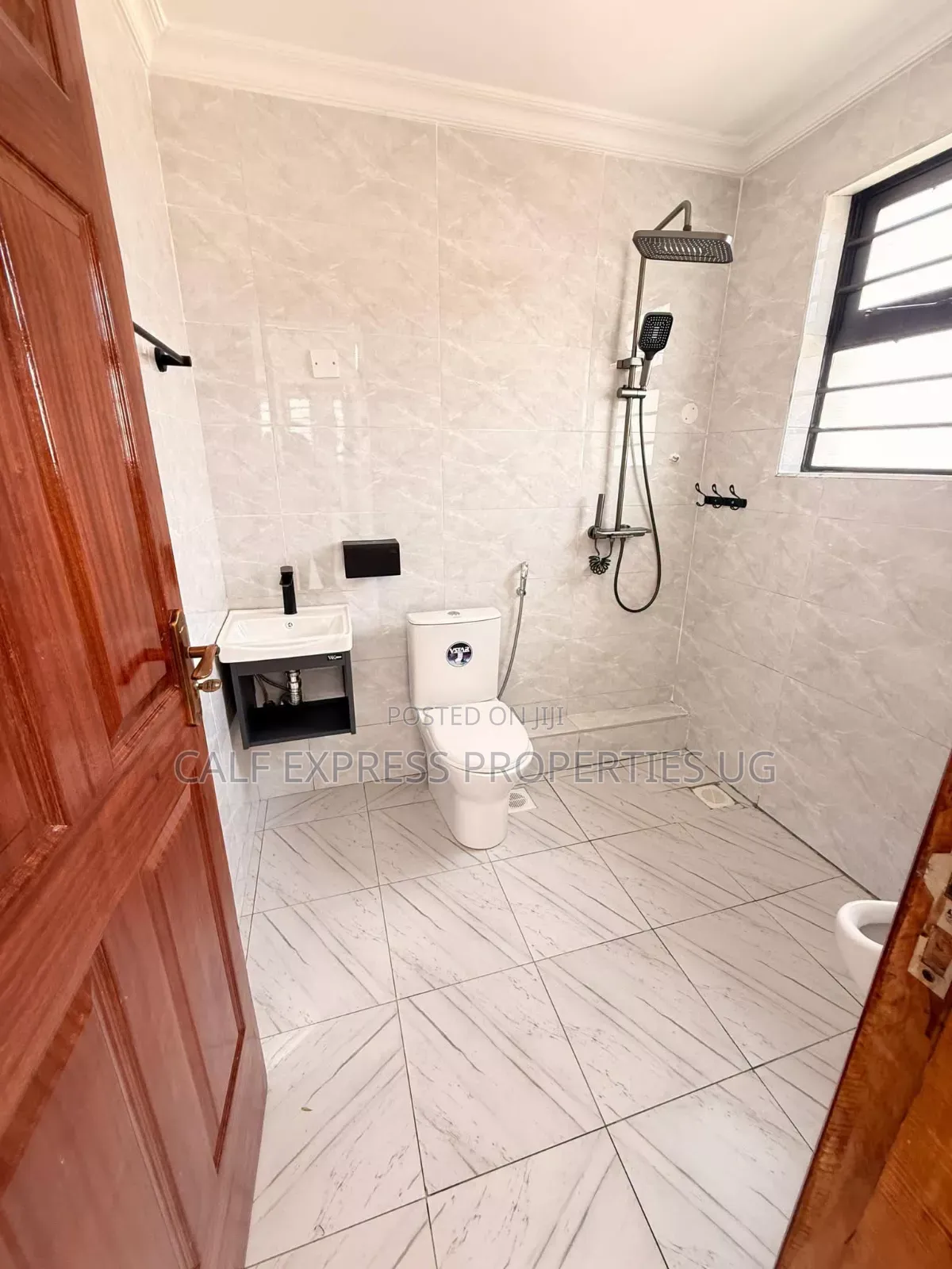 3bdrm Apartment in Muyenga Estate, Central Division for rent in Central Division