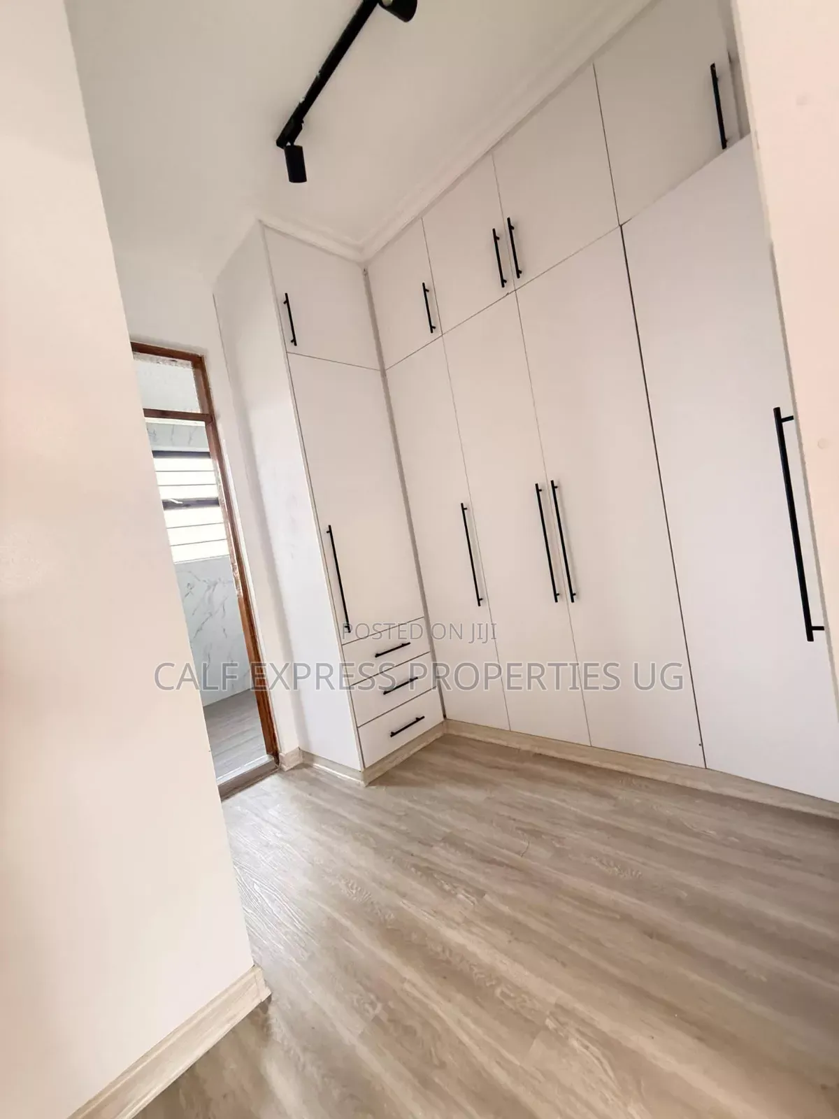 3bdrm Apartment in Muyenga Estate, Central Division for rent in Central Division