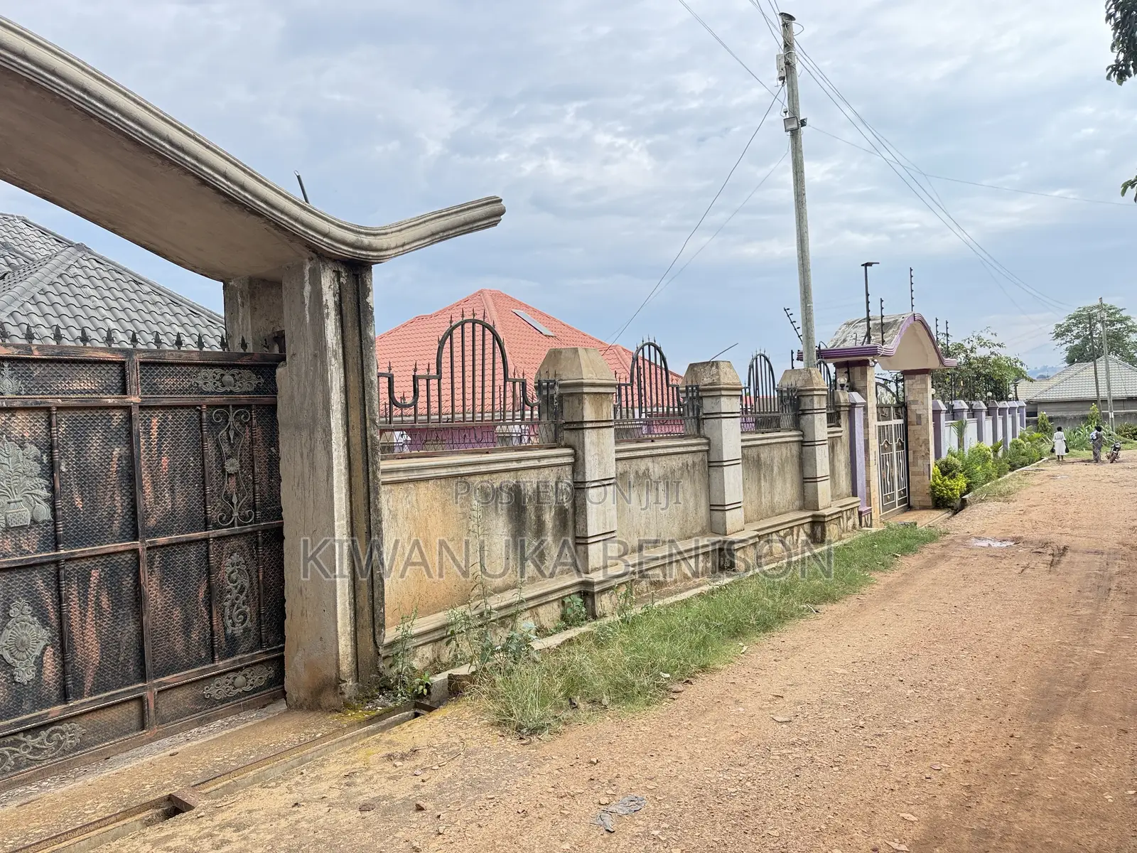 3bdrm Bungalow in Buloba, Central Division for sale in Central Division