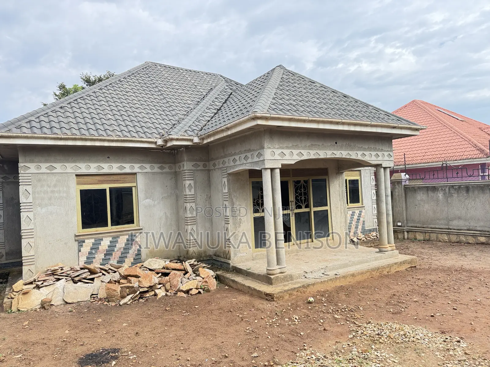 3bdrm Bungalow in Buloba, Central Division for sale in Central Division