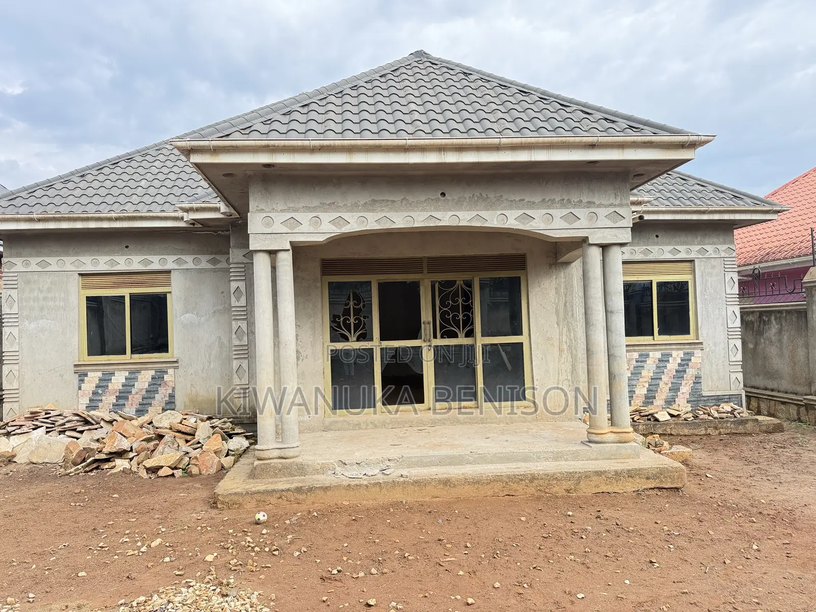 3bdrm Bungalow in Buloba, Central Division for sale in Central Division