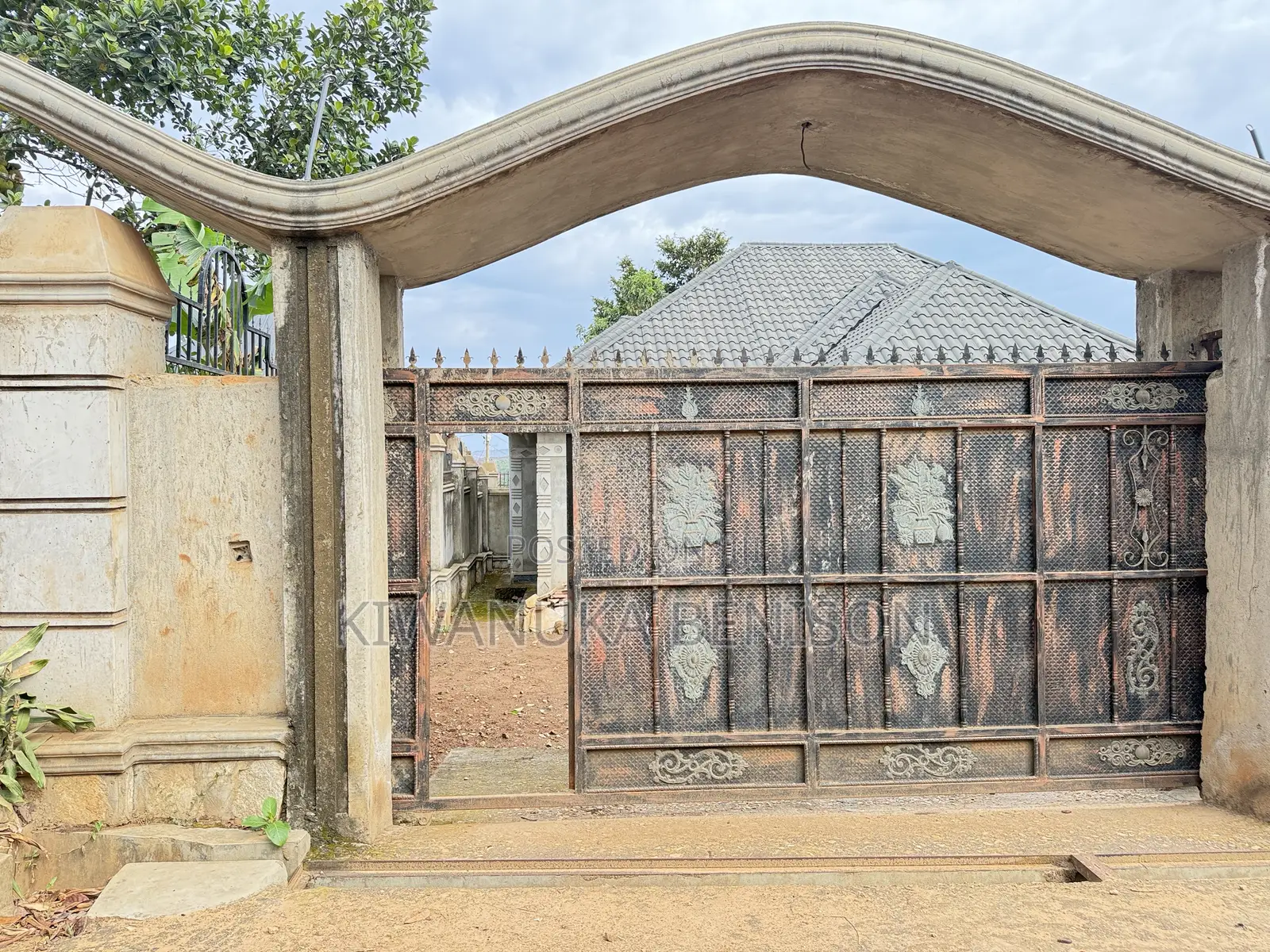 3bdrm Bungalow in Buloba, Central Division for sale in Central Division