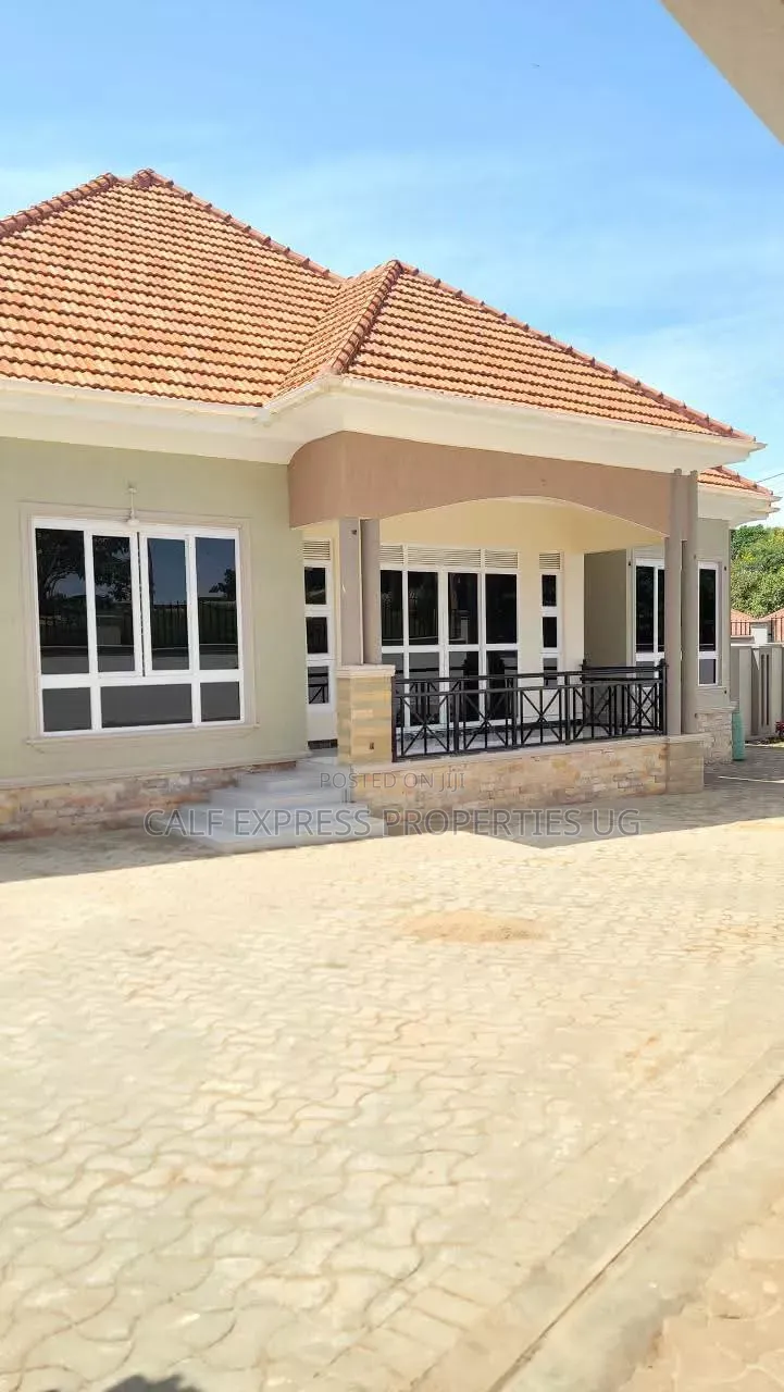4bdrm Bungalow in Buziga, Central Division for rent in Central Division