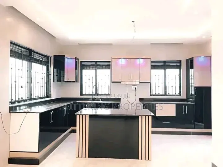 5bdrm Duplex in Buziga, Central Division for rent in Central Division