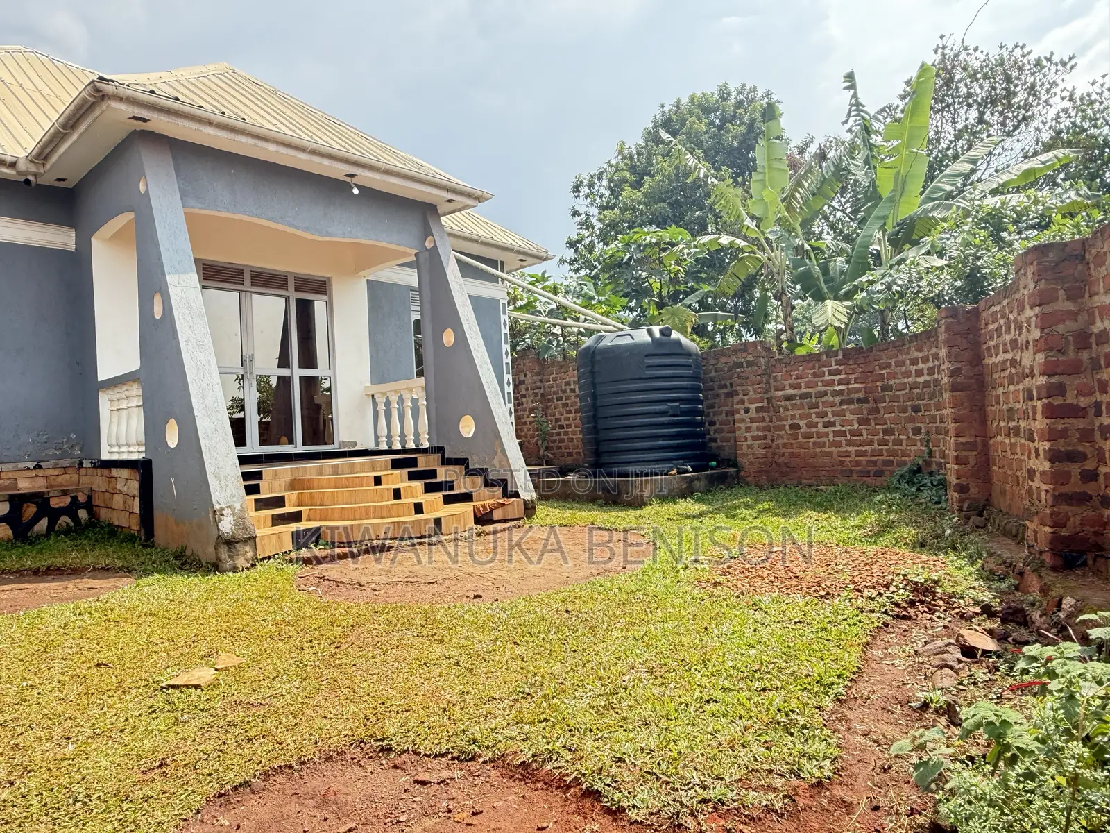 3bdrm Bungalow in Buloba, Central Division for sale in Central Division