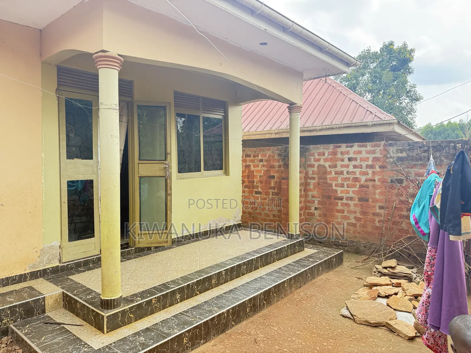 2bdrm Bungalow in Buloba, Central Division for sale in Central Division