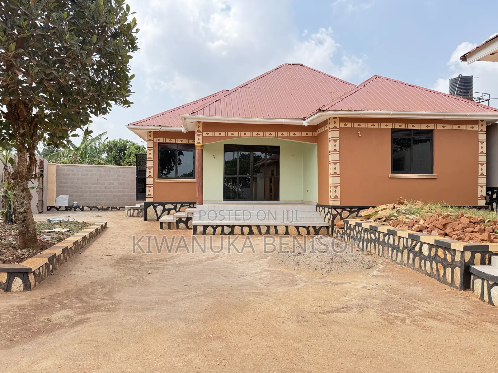 3bdrm Bungalow in Buloba, Central Division for sale in Central Division