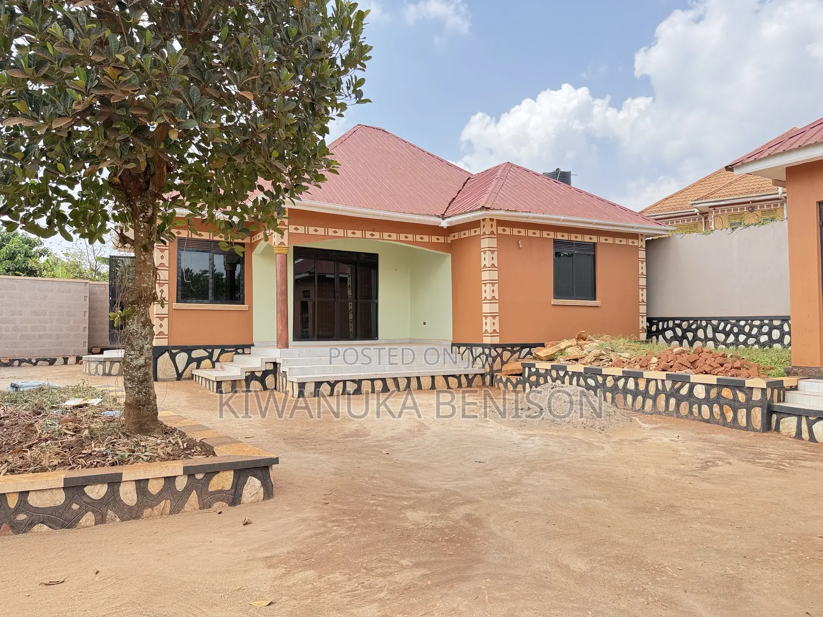 3bdrm Bungalow in Buloba, Central Division for sale in Central Division