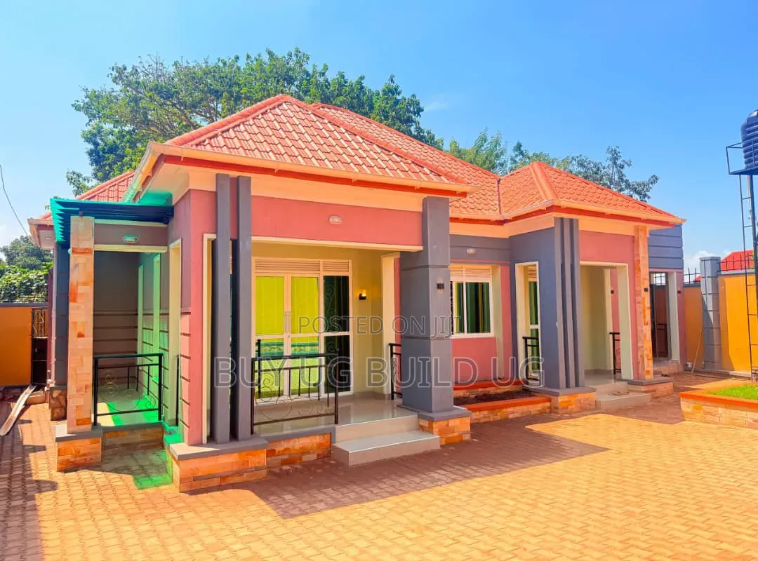 4bdrm Bungalow in Kampala - Makindye, Central Division for sale in Central Division