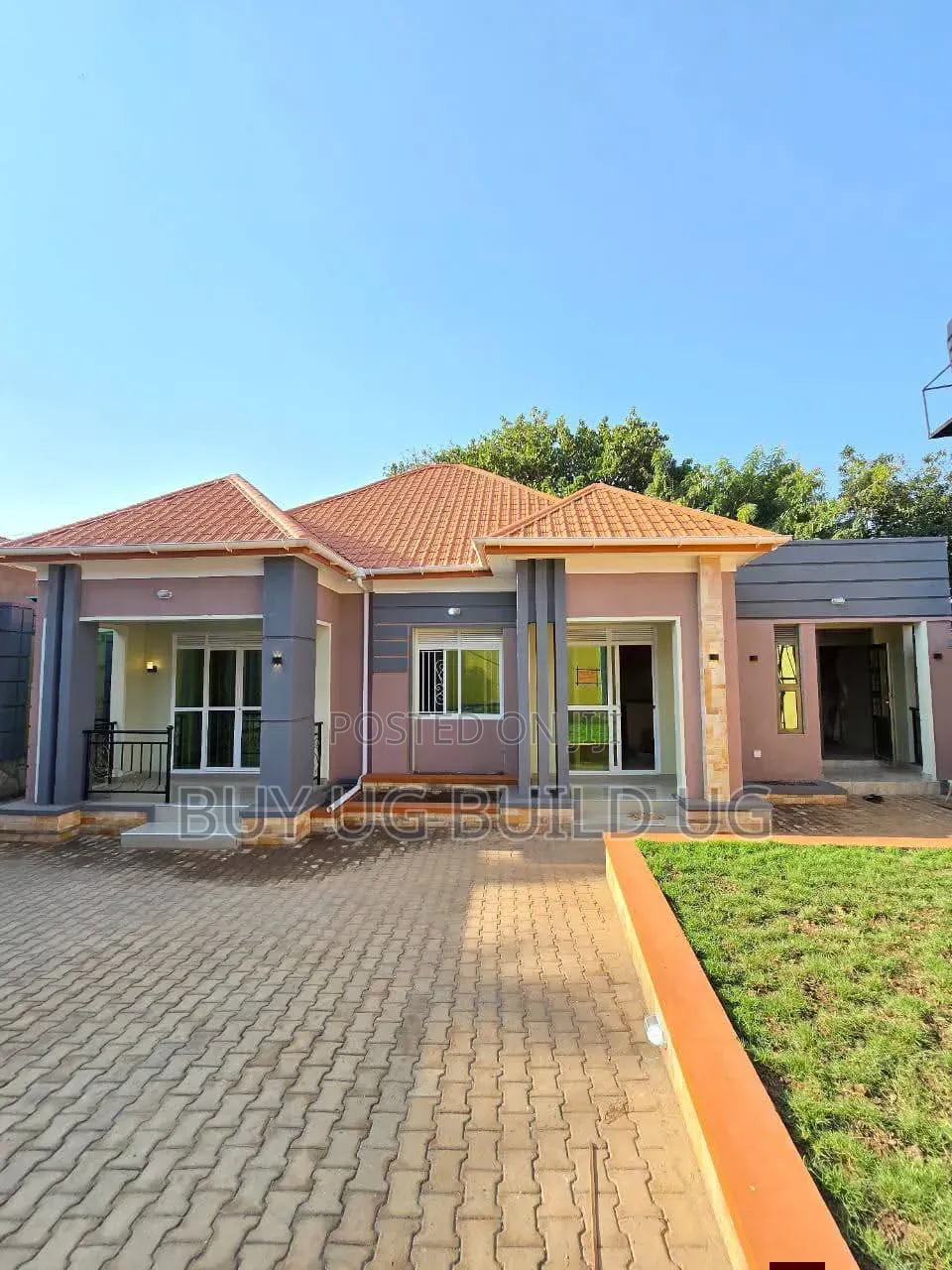 4bdrm Bungalow in Kampala - Makindye, Central Division for sale in Central Division