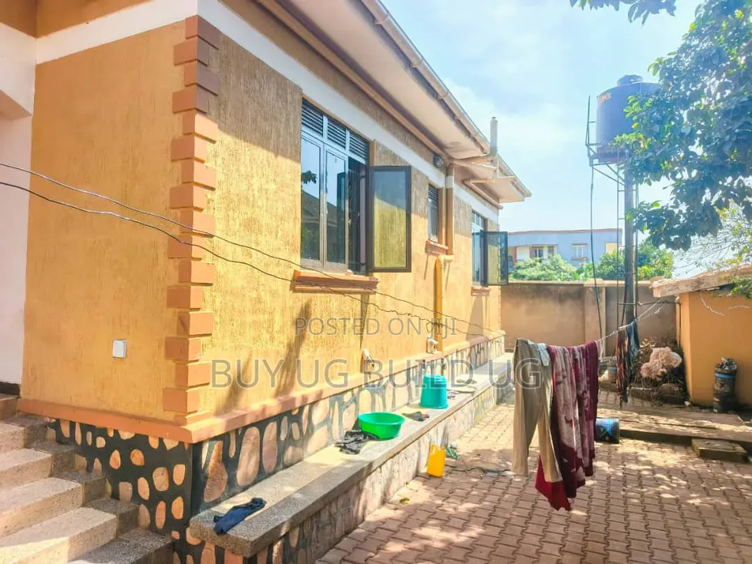 3bdrm Bungalow in Seeta Bajjo, Central Division for sale in Central Division