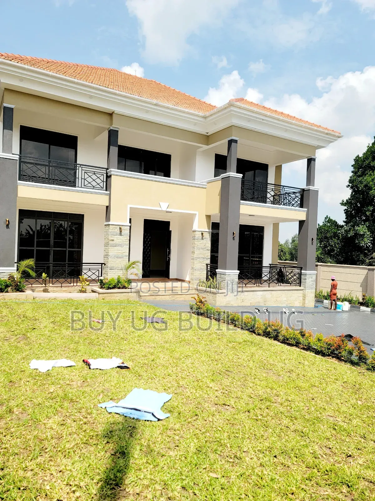 5bdrm Maisonette in Bwebajja Entebe Road, Central Division for sale in Central Division
