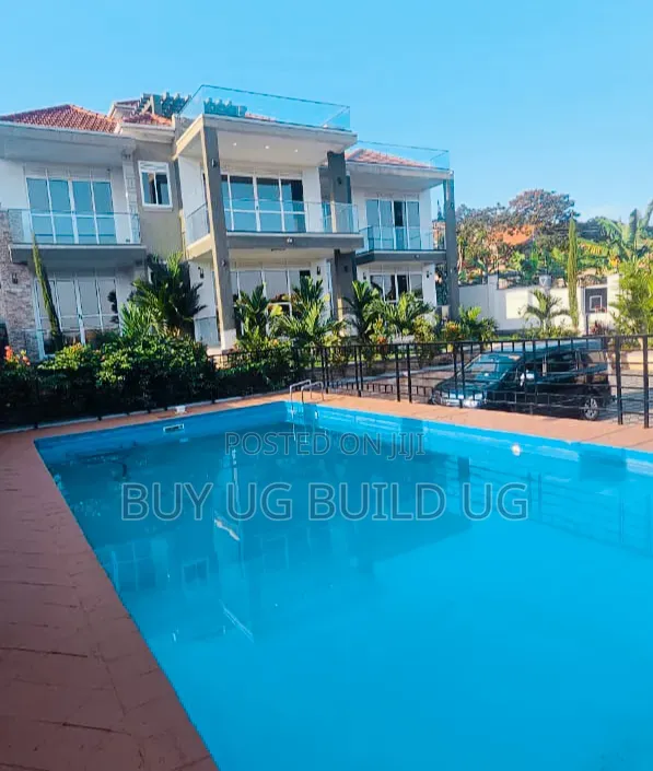 5bdrm Maisonette in Lubowa Entebe Road, Central Division for sale in Central Division