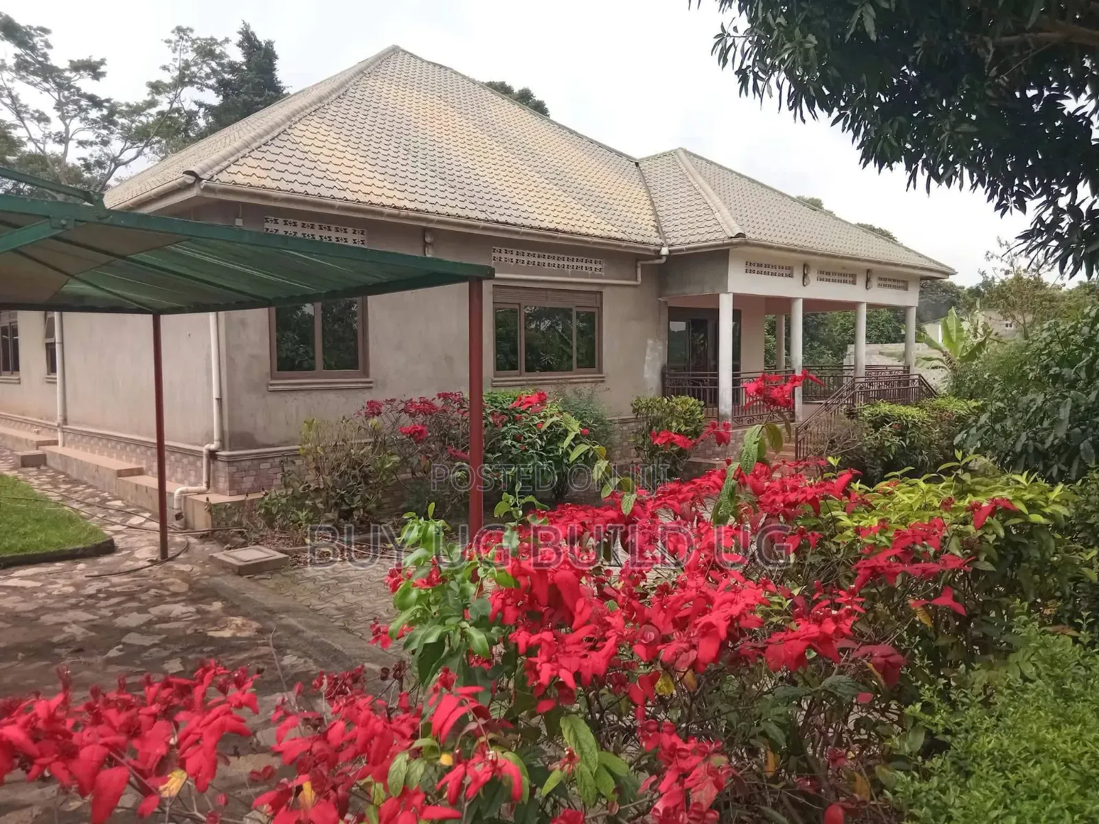 5bdrm Bungalow in Mukono Town for sale in Mukono TC