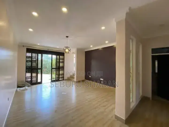 2bdrm House in Kisaasi, Central Division for rent in Central Division