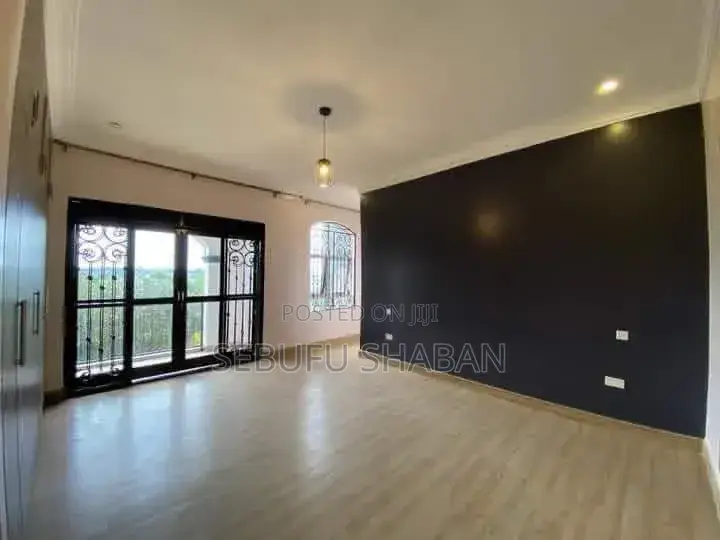 2bdrm House in Kisaasi, Central Division for rent in Central Division