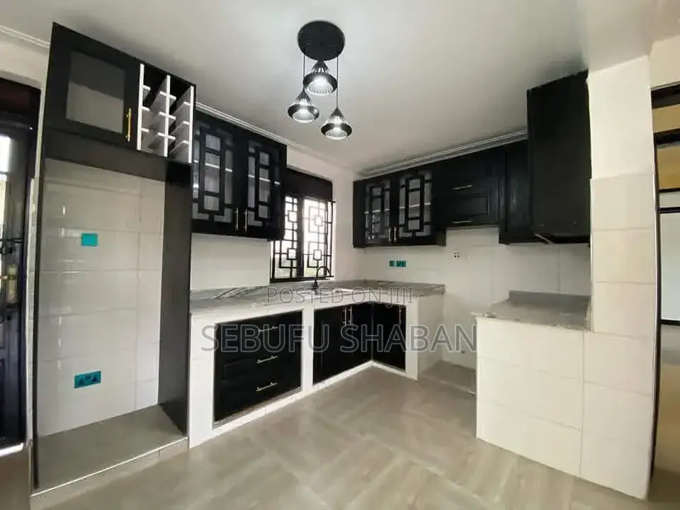2bdrm House in Kisaasi, Central Division for rent in Central Division