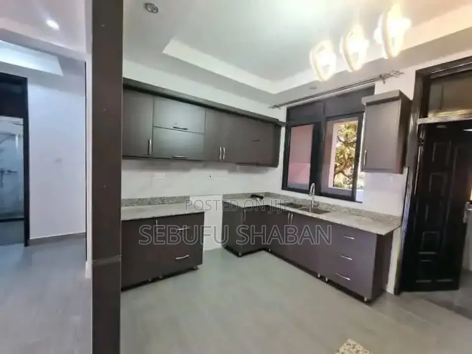 2bdrm House in Kisaasi, Central Division for rent in Central Division