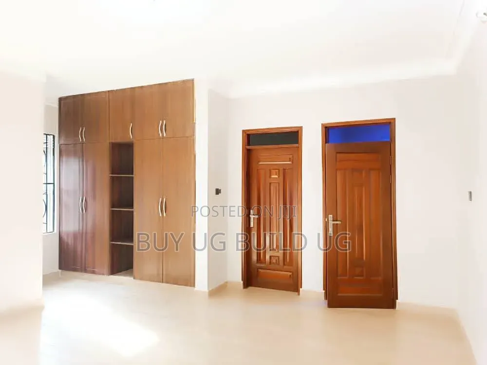 6bdrm Maisonette in Najjera - Kira Road, Central Division for sale in Central Division
